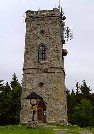 pict: The observation tower of Žalý - Benecko
