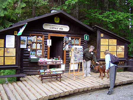 Seasonal information centre KRNAP Labsk dl * Krkonose Mountains (Giant Mts)